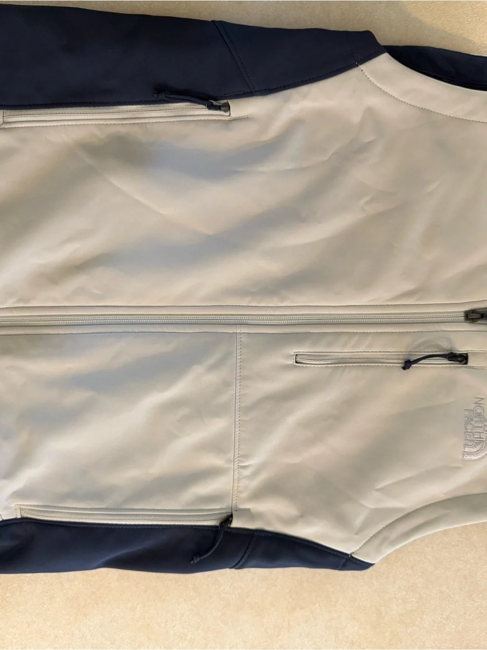 The North Face Men's Two-Tone Softshell Jacket - Light Gray & Navy
